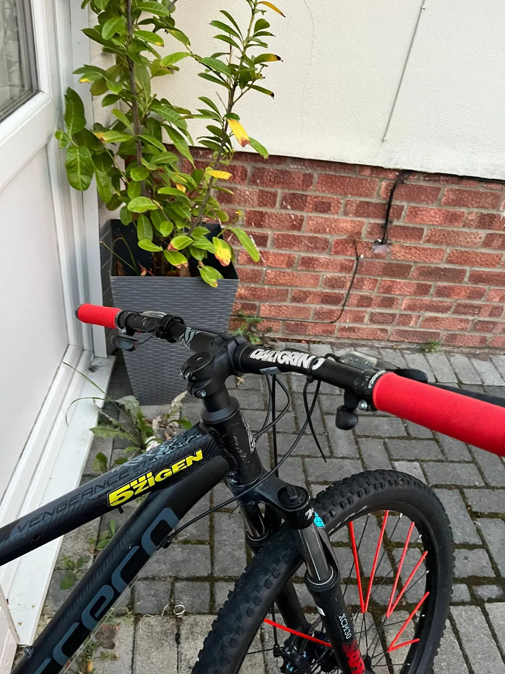 Carrera Vengeance Mens Mountain Bike (Without Puncture Protect) 2021