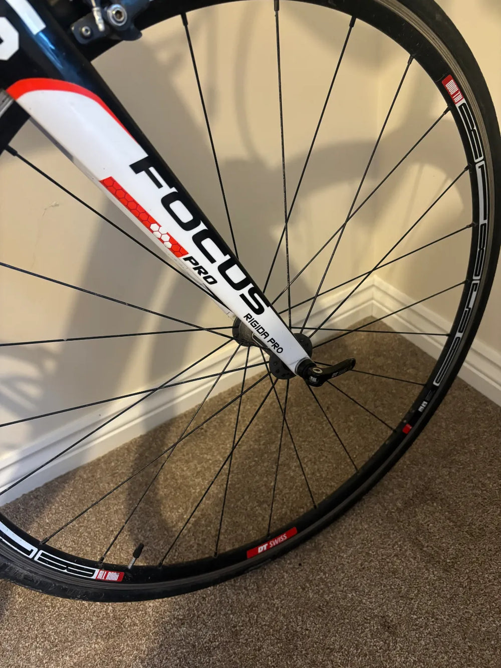 Focus Izalco Pro 2.0 Carbon Road Bike – Shimano Ultegra 2013