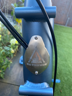 Metroneer London - EU700 Plus Hybrid E-Bike 2025