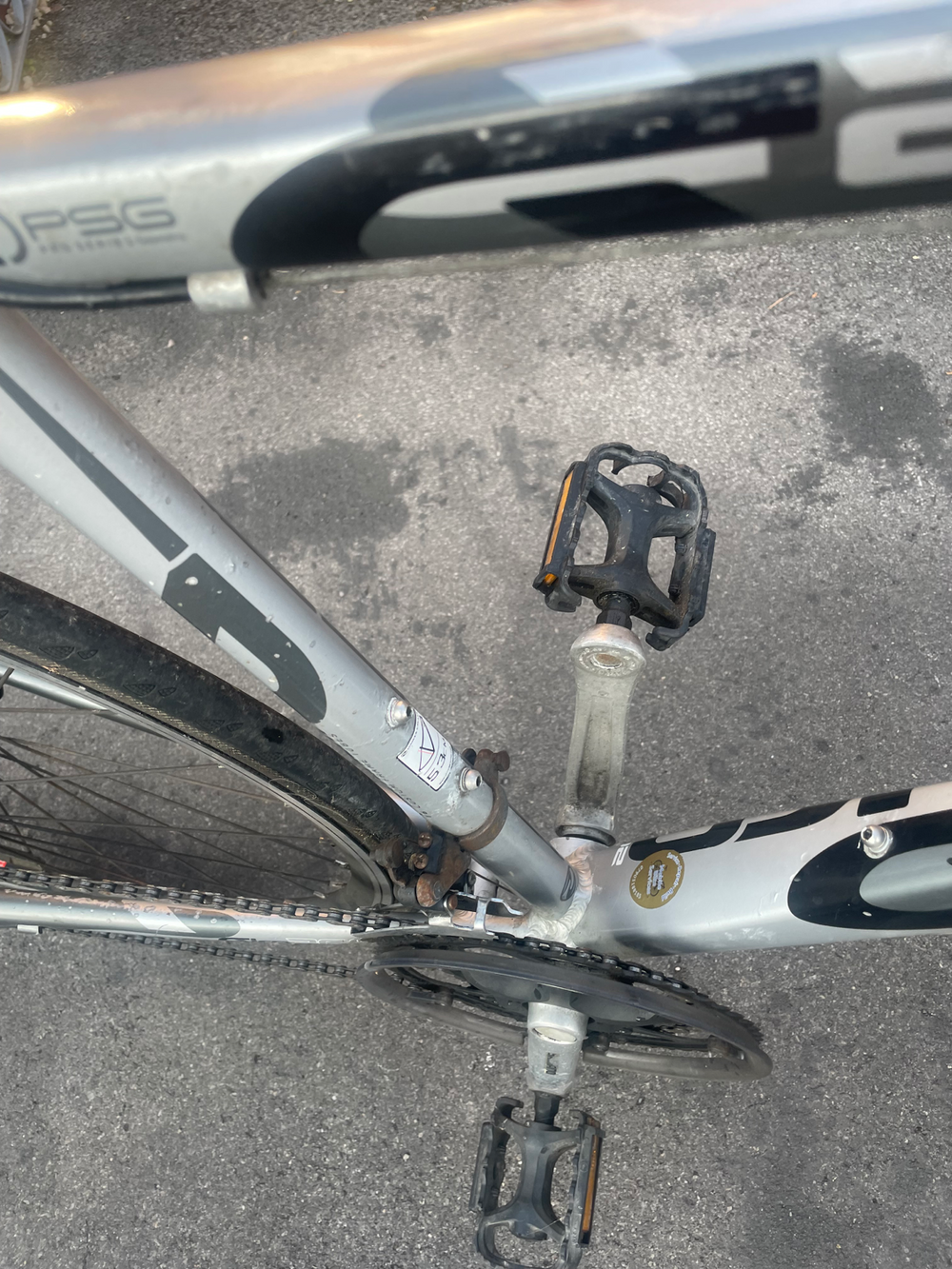 Dawes Giro 200 road bike. Dawes Giro 200 road bike. 2011