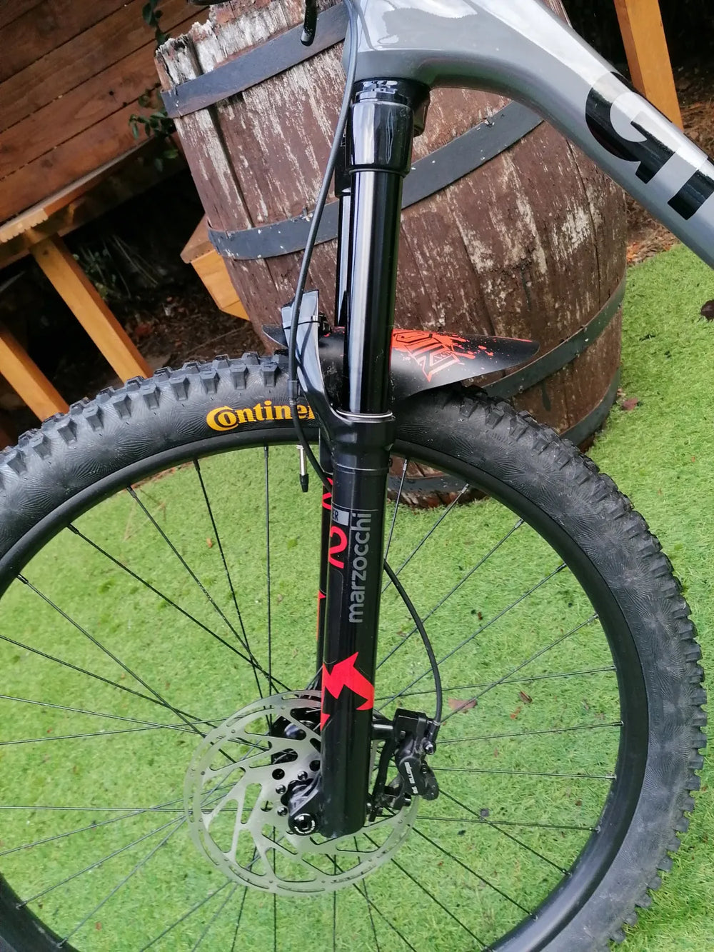 GT Sensor Carbon Elite 2023