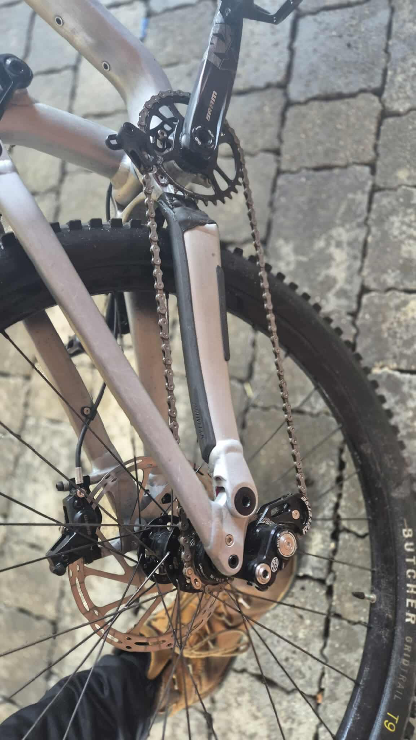 Specialized Status 140 2022