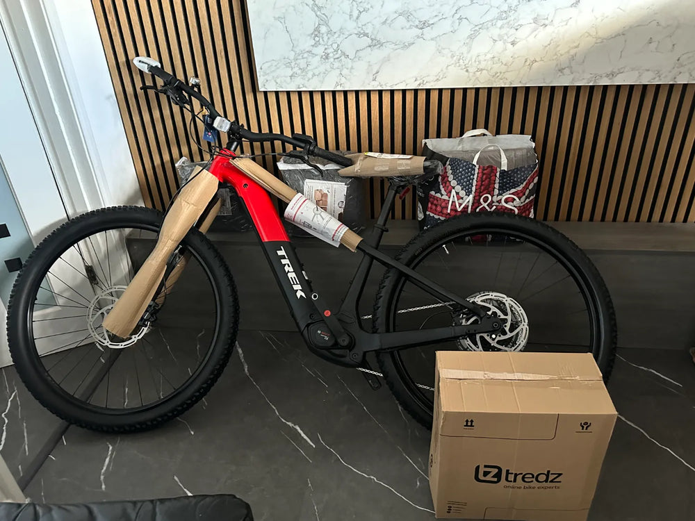 Trek Powerfly+ 4 Gen 5 M Gloss Radioactive Red/Matte Dark Star 2025