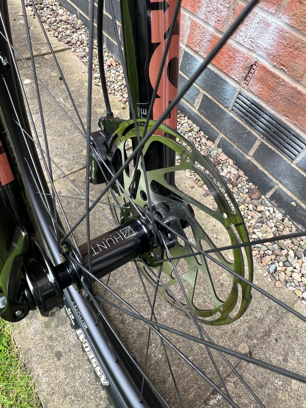 GT Sensor Carbon Elite 2025