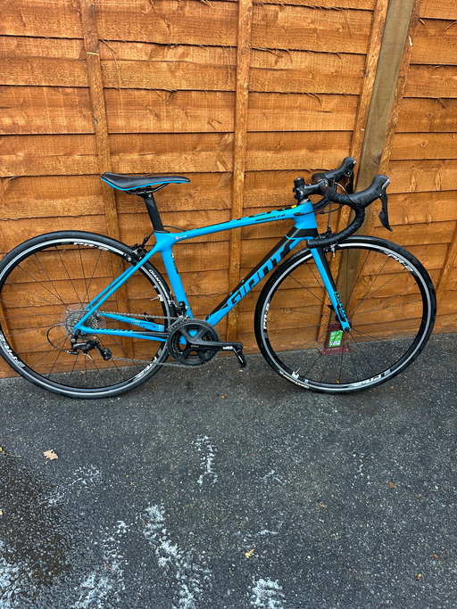 Giant TCR Advanced 2 - 105 Equipped 2017