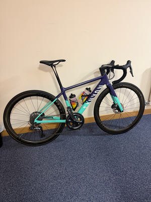 Canyon Ultimate CF SL 8 Disc Di2 2022