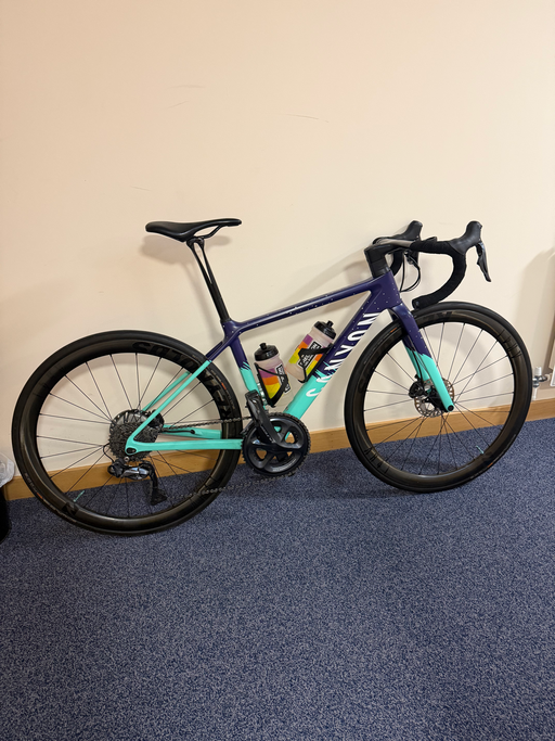 Canyon Ultimate CF SL 8 Disc Di2 2022