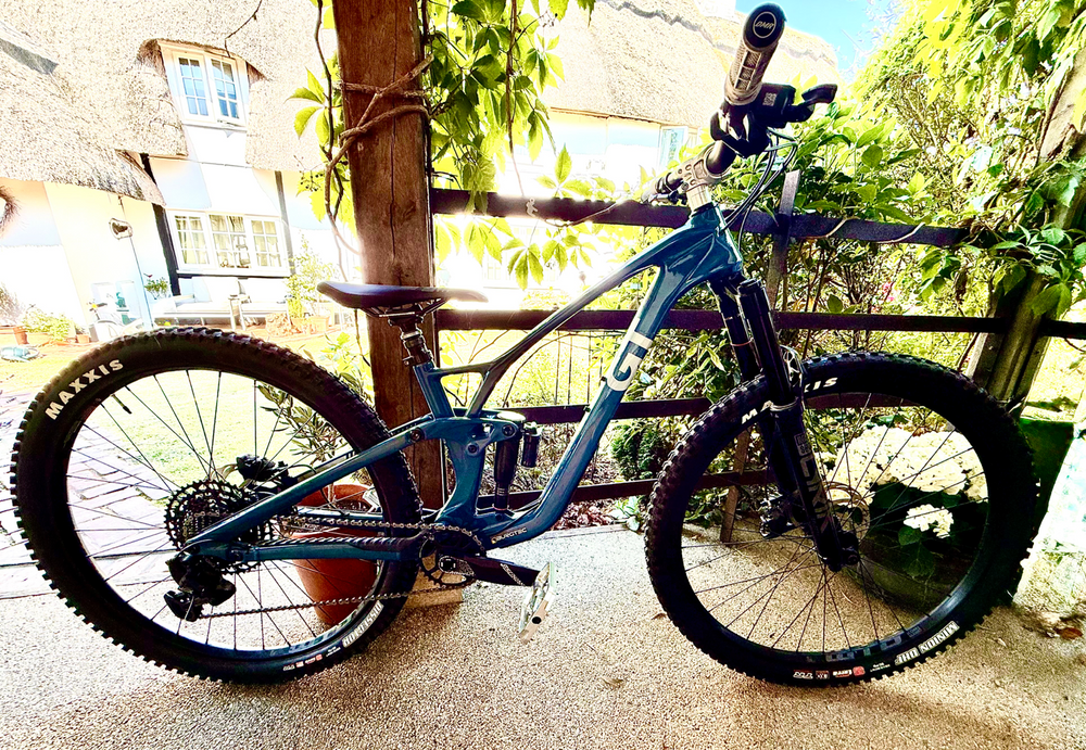 GT Sensor Carbon Pro 2024