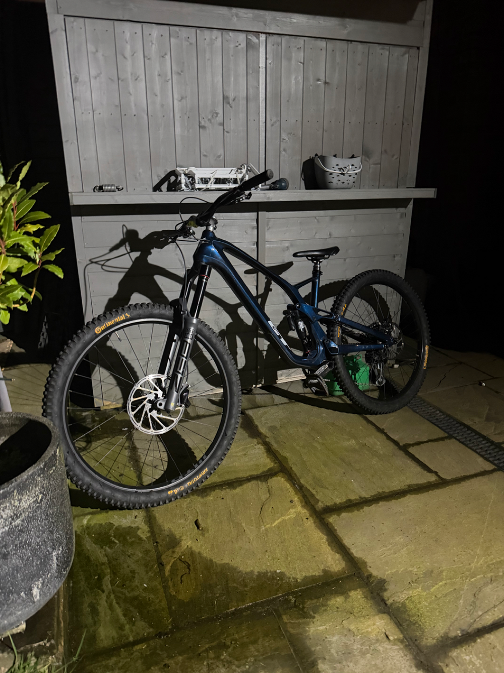 GT Force Carbon Pro LE 2025