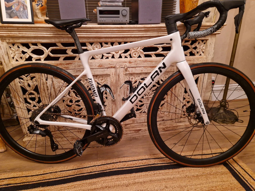 Dolan Tuono Carbon Disc Road Bike - Shimano-12s-105 R7170 Di2 2023