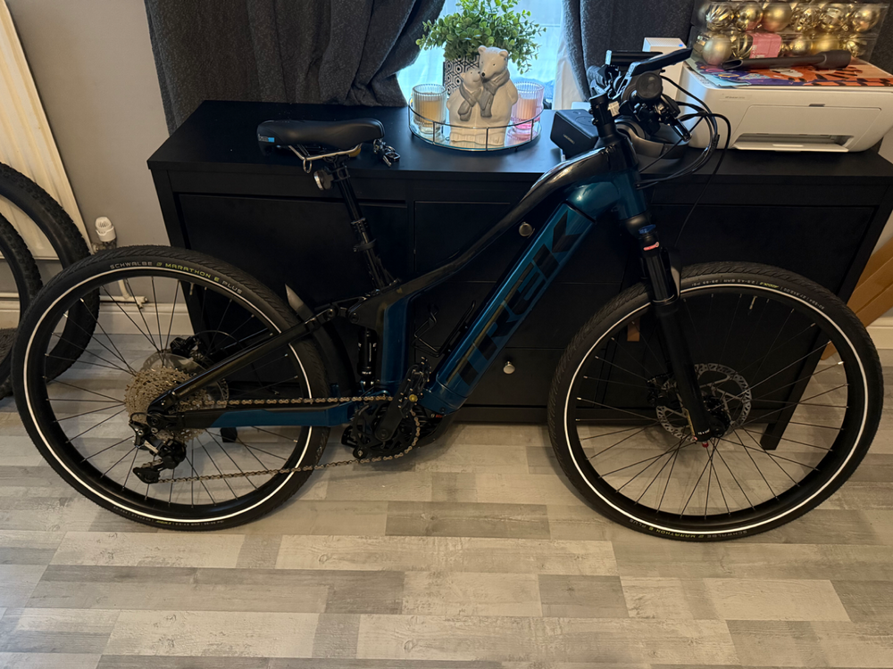 Trek Powerfly FS 4 2022