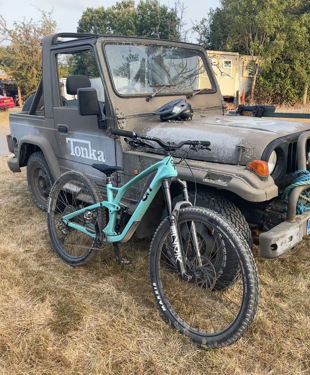 GT Sensor Carbon Pro LE 2023
