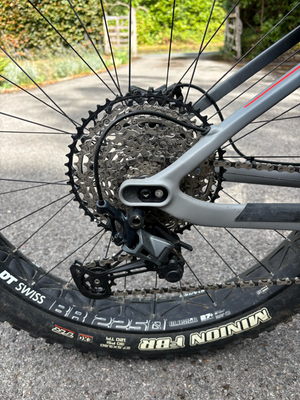 Canyon Dude CF 8 2022