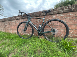 Giant Defy - Advanced 3 2024