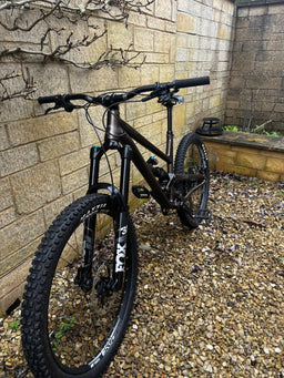 Commencal CLASH ESSENTIAL 2023