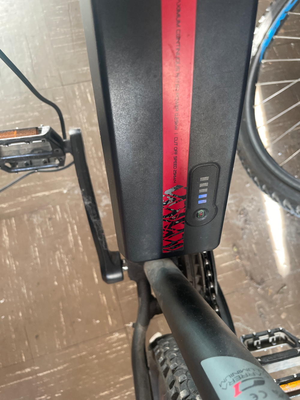 Carrera Vengeance E Mens Electric Mountain Bike Shimano 2.1 2023