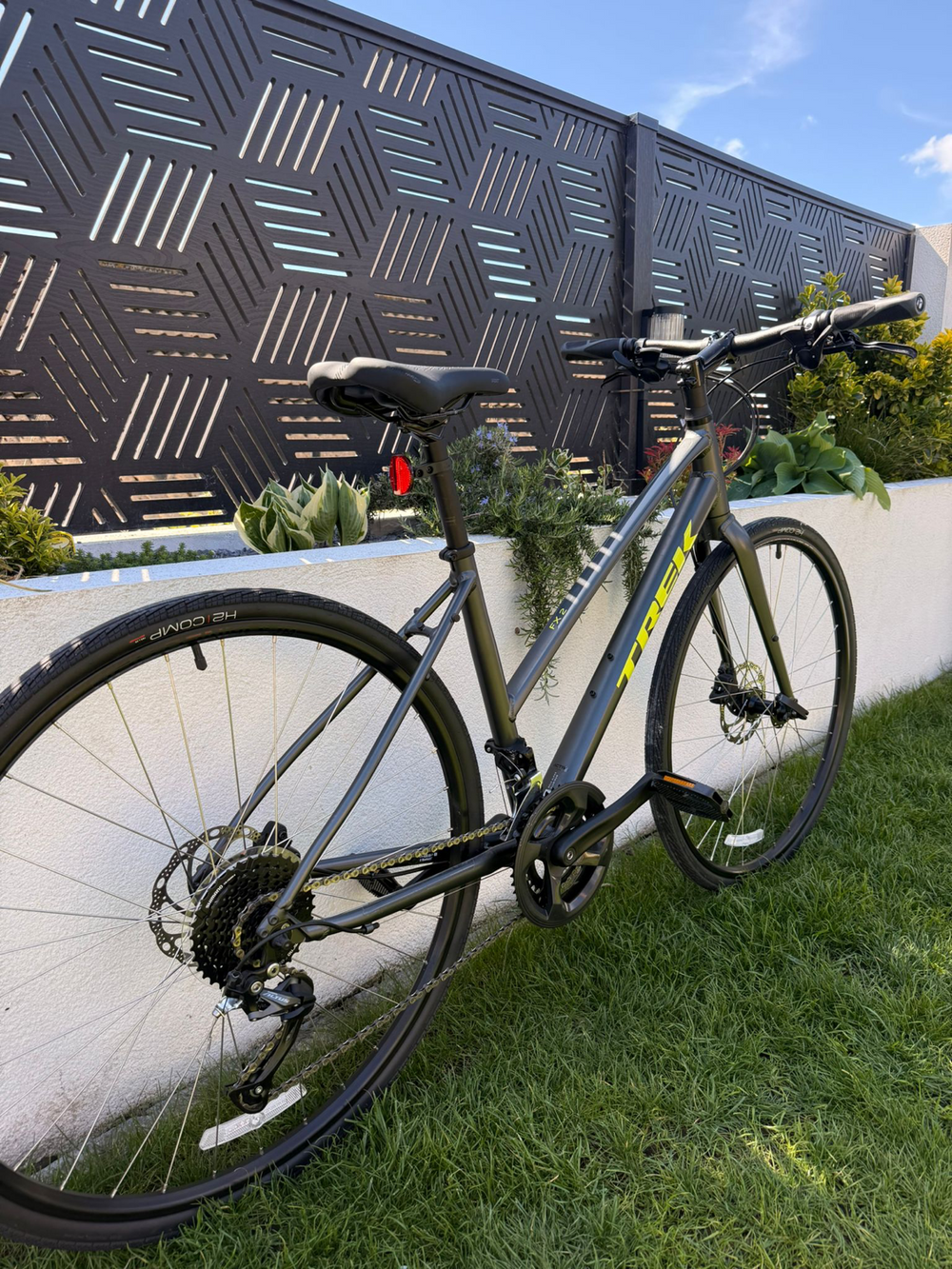 Trek Fx 2 Disc Equipped Stagger 2023