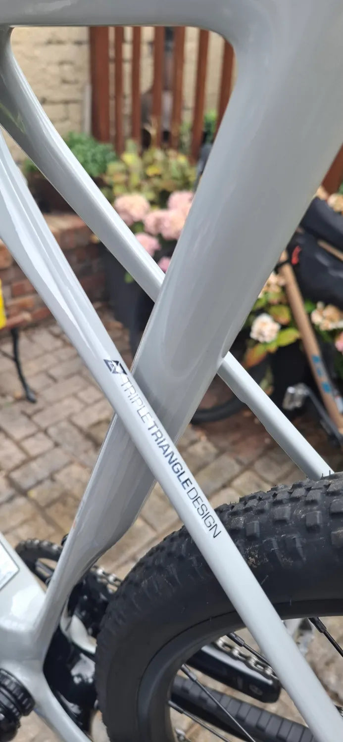 GT Grade Carbon X 2024