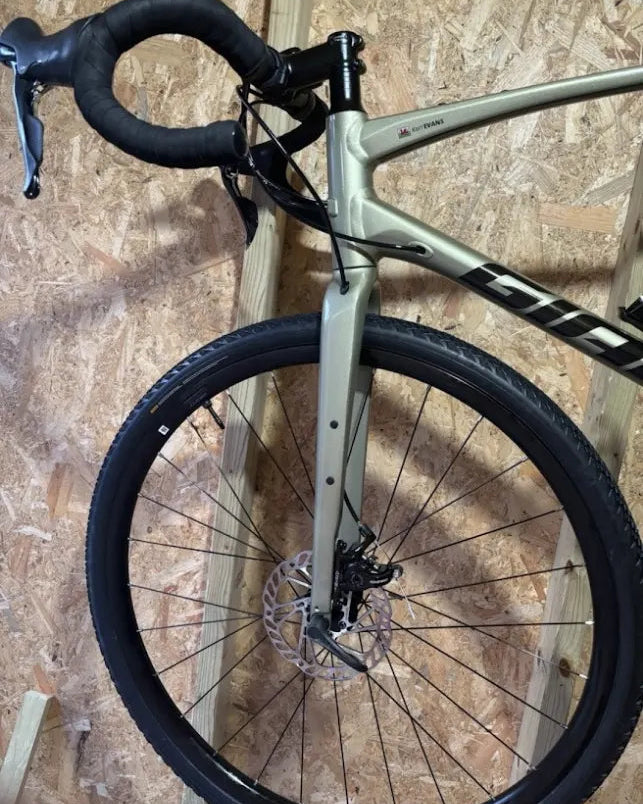 Giant Revolt 1 Gravel Road 2026