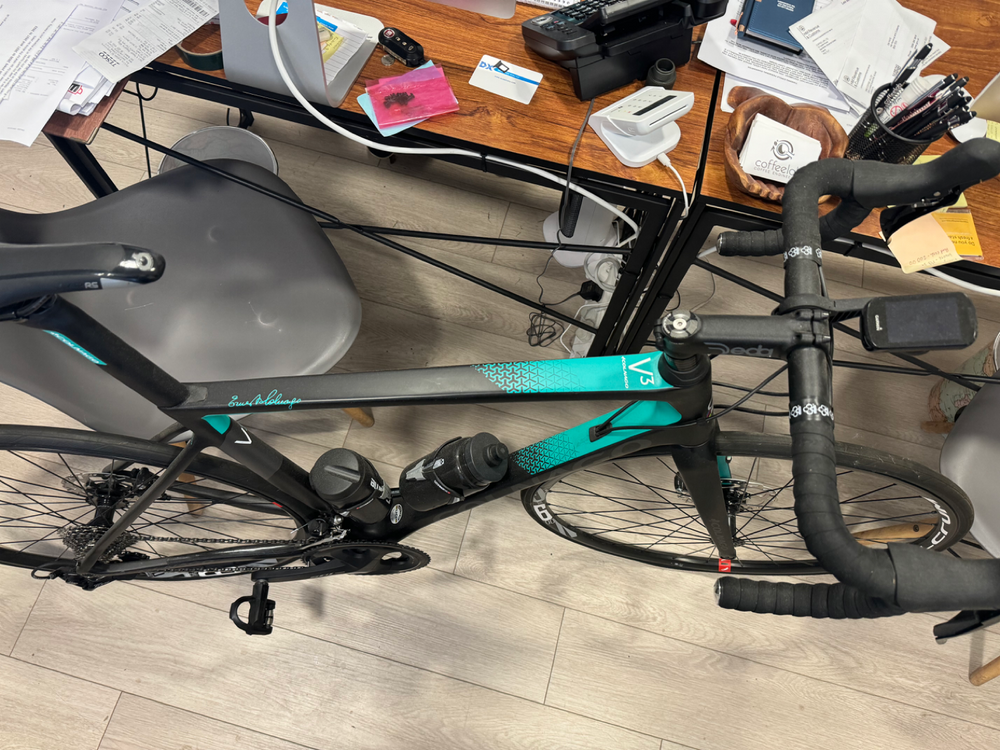 Colnago V3 Disc 105 Bike 2022
