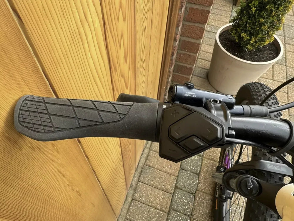 TREK 2023 POWERFLY 7 ELECTRIC EBIKE FULL SUSPENSION **SMALL FRAME*
