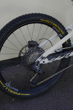Canyon Spectral CF 8 CLLCTV 2025