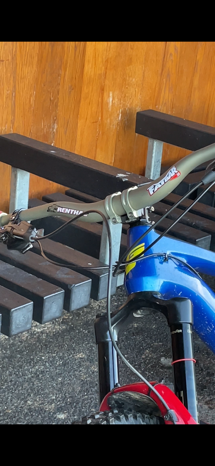 GT Force Carbon Pro 2021