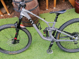 GT Sensor Carbon Elite 2023