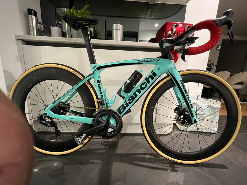 Bianchi Oltre XR4 Ultegra Di2 2021