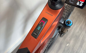 Mondraker Crafty RR 800Wh SRAM GX AXS Fox 38 2025