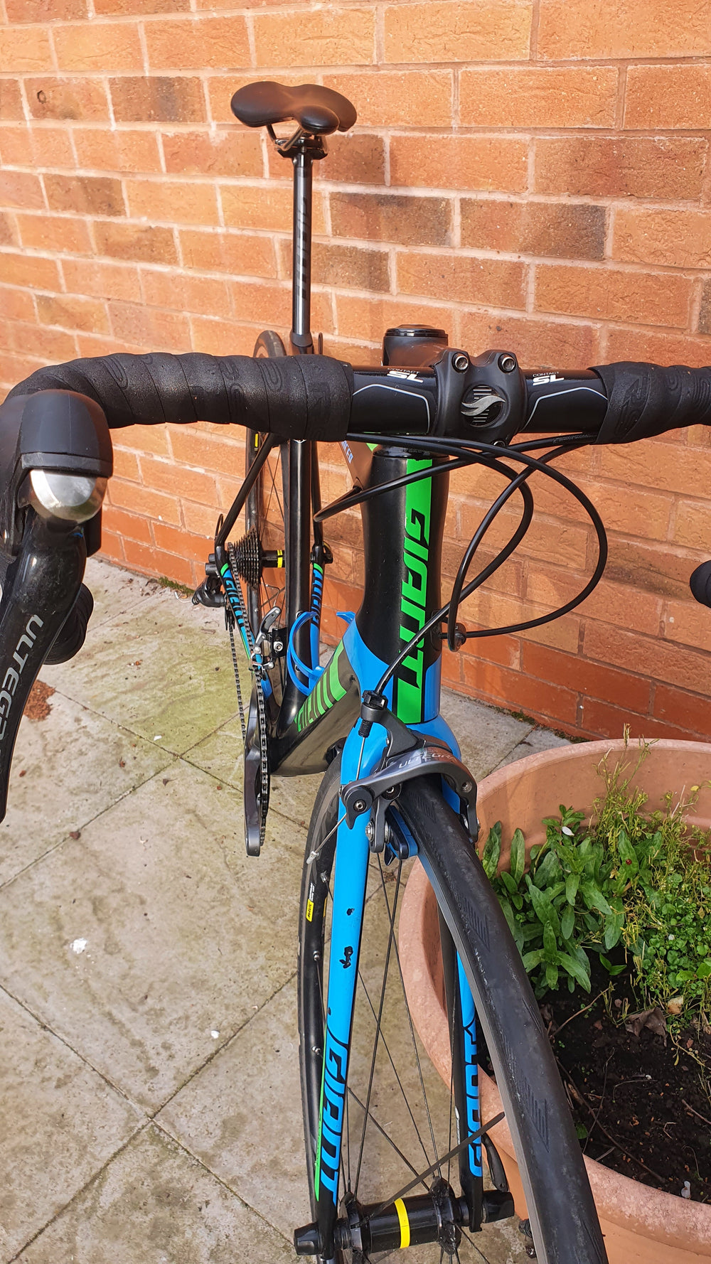 Giant TCR Advanced Pro 1 Ultegra Carbon Road Bike - Light - Bargain - M/L 56cm