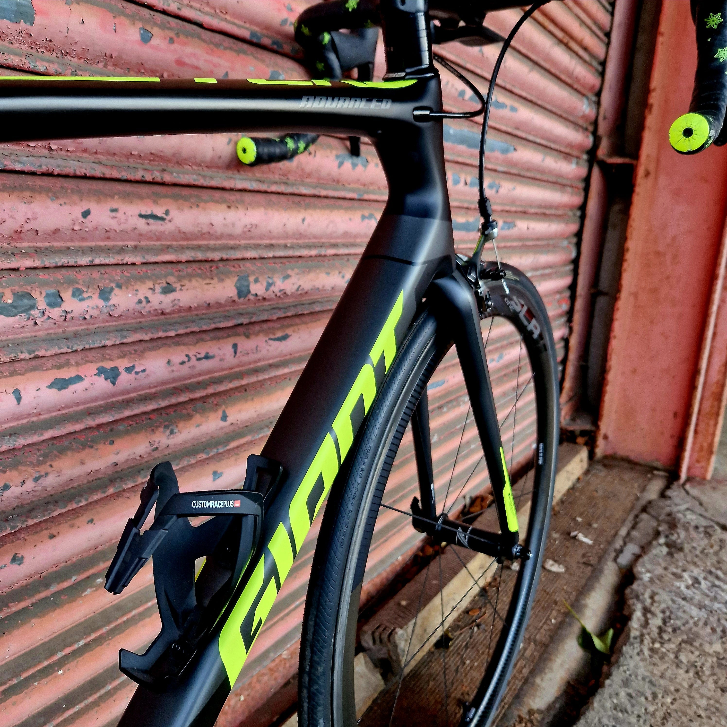 Giant TCR Advanced Pro SRAM RED eTap Carbon Road Bike with SLR1 wheels - M/L