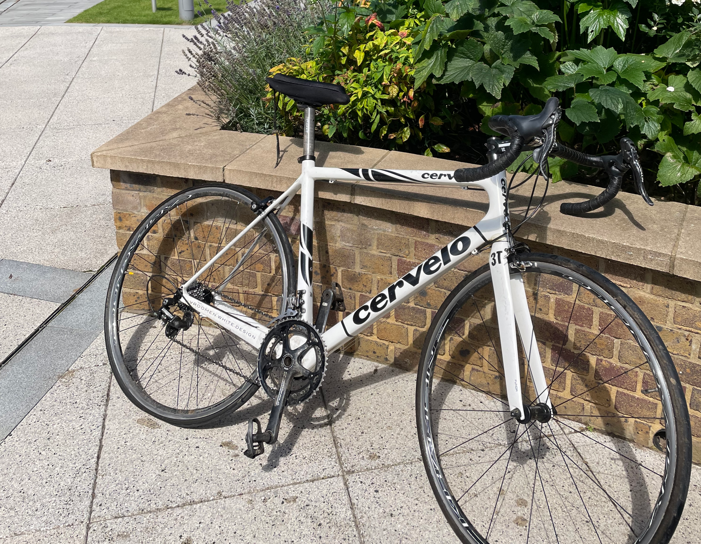 Cervelo r3 shop road bike